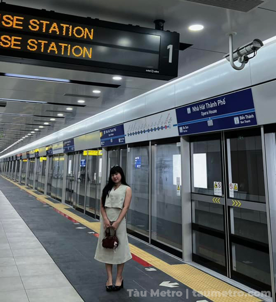 dia diem check in cuc hot ben trong ga metro nha hat thanh pho