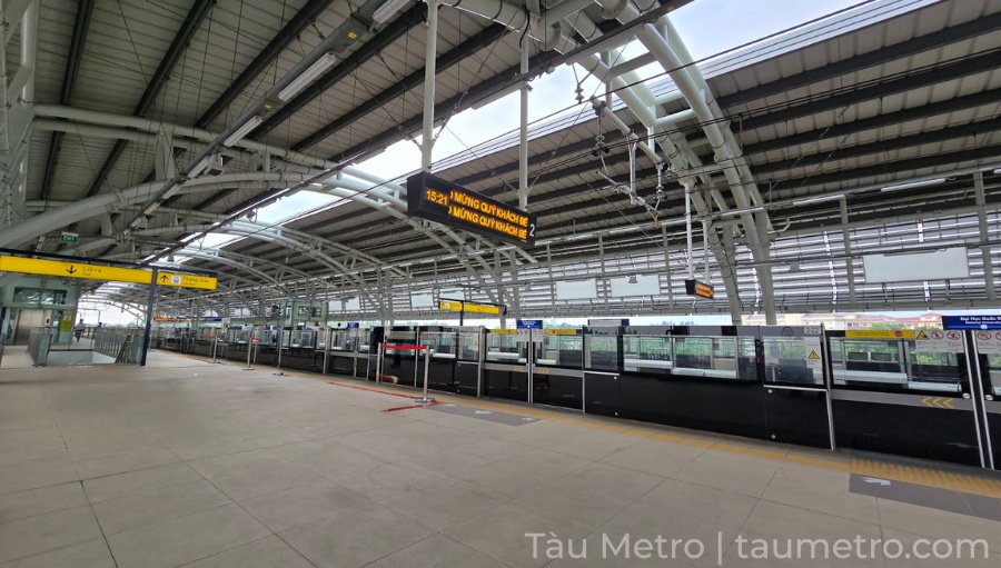 hinh anh thuc te nha ga metro dai hoc quoc gia